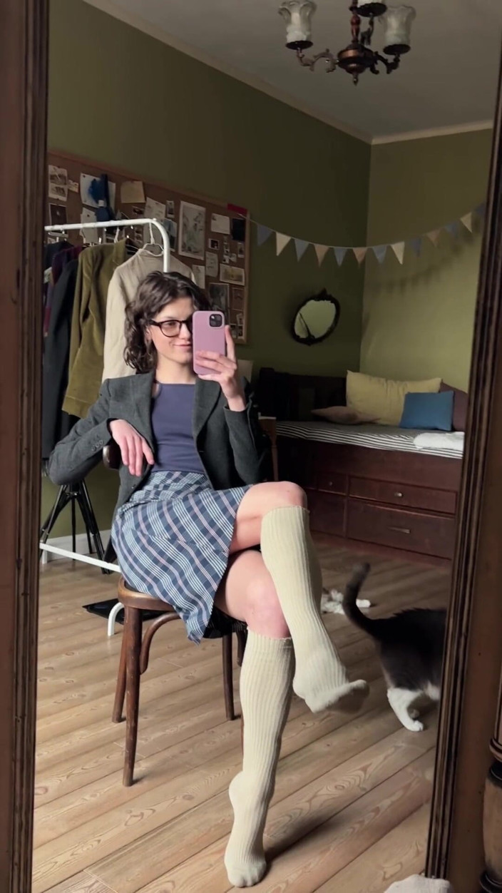 Karafuto404: Owłosiona studentka mówi brudno podczas jazdy