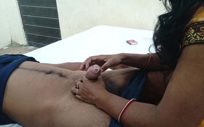 Desi Indian studio: Мачеха трахает его дези бхабхи Сухаграат