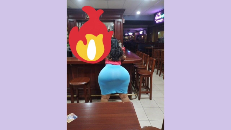 Xprohibidox1: Culo in gonna azzurri nel Bar