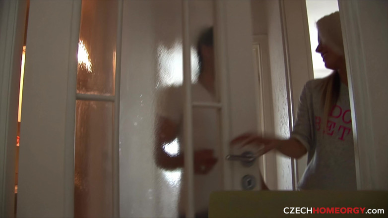 Czech Home Orgy: Tcheca orgia em casa 1 - Parte 1: Grupo de foda fechada