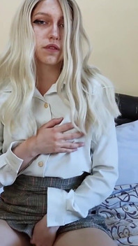 Dana's stepsister videos her masturbating for me in her pantyhose