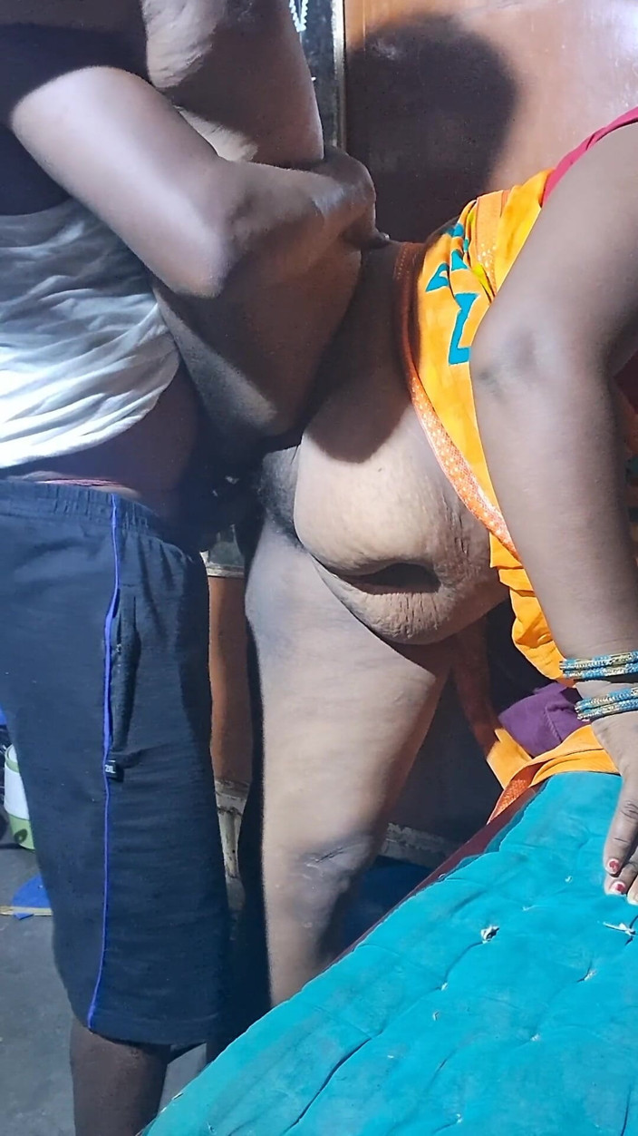 Puja bhabi: Ấn Độ bhabhi đụ trong dogy