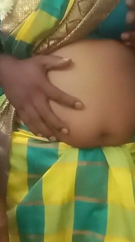 Tamil sari caliente tetona tía follando en casa