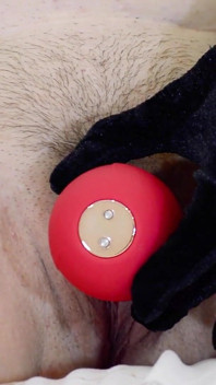 Cindy Cincinnati - Super Hot MILF Jacks off with Rose Vibrator