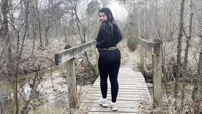 Ariana Faye: Halkın içinde sikişirken neredeyse yakalanıyordum