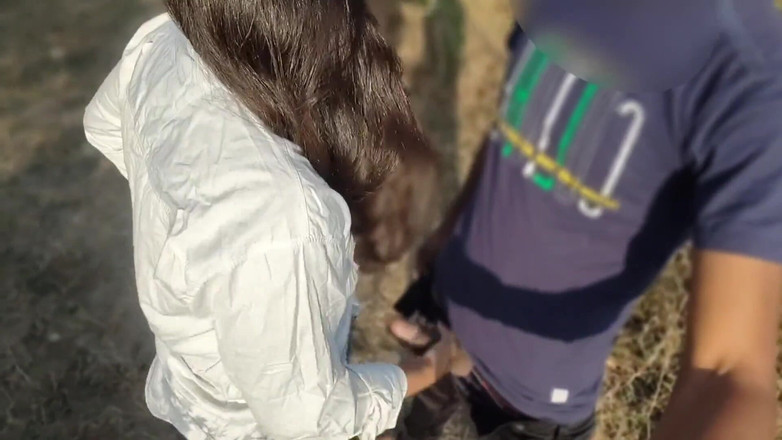 Fuckkkker: Krásná bhabhi Devar šuká v džungli, Bhabhi Jungle Mein Apne Devar...