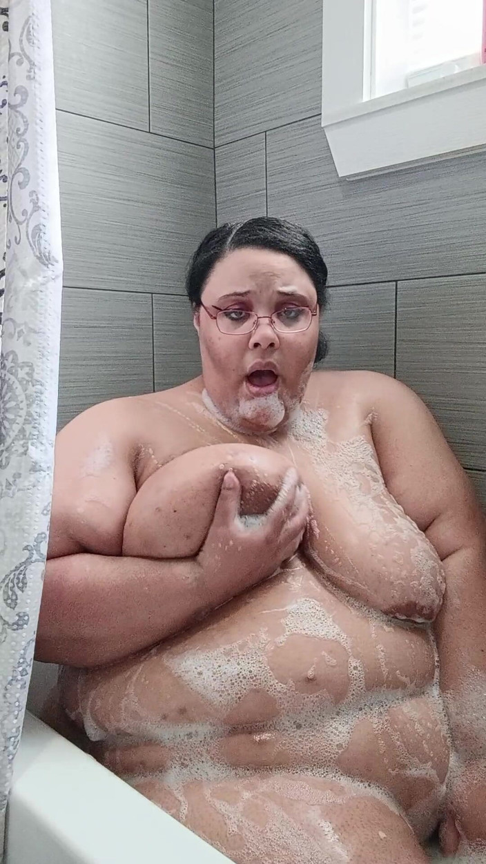 Jessica pigslut: Luând o baie frumoasă și relaxantă cu bule!
