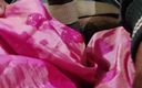 Satin and silky: पड़ोसी भाभी की गुलाबी छायांकित साटन रेशमी सलवार के साथ लंड सिर रगड़ना (39)