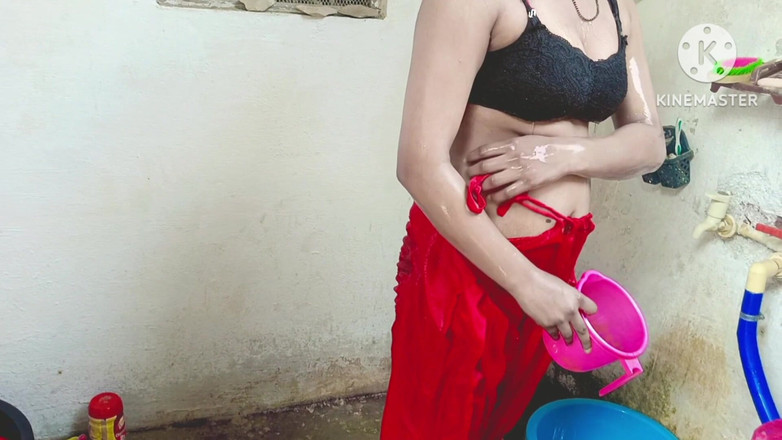 Ankurpriya000: 看到阿姨洗澡