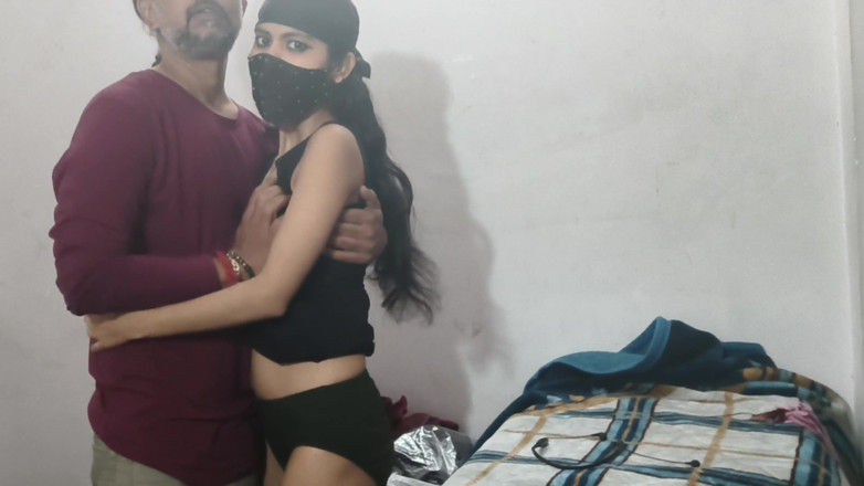 Sexysavita21: Chica india universitaria chupando el pene de su padrastro
