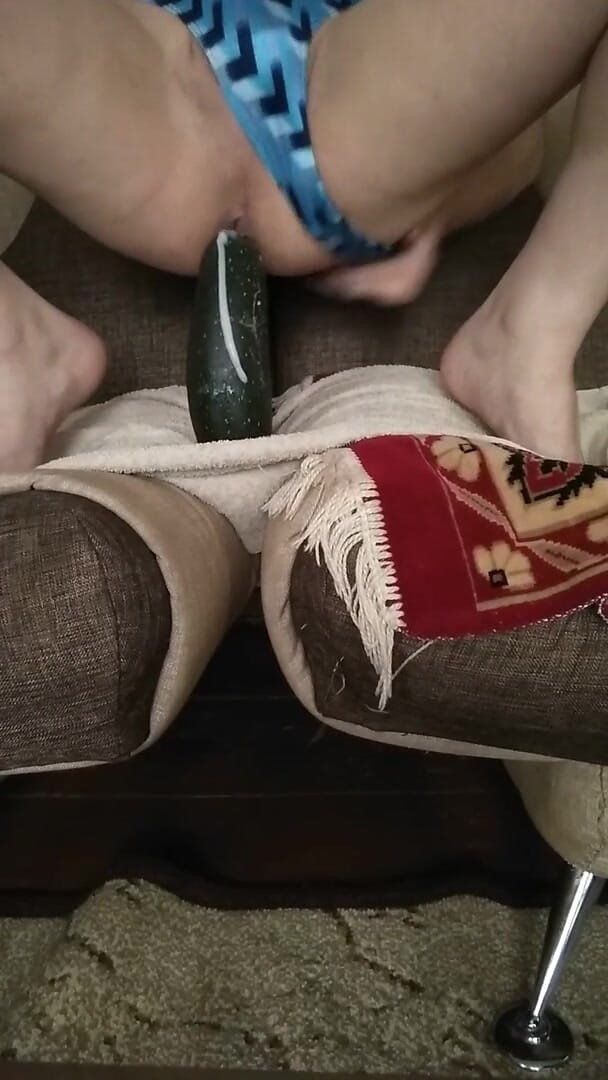 Annyfist: Đồ chơi tình dục qua đường hậu môn