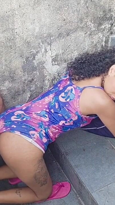 Picking up My Stepdaughter on the Stairs 100% Anal (Damas e vagabundos)