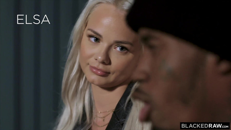 Blackedraw: Blackedraw - insaciable Elsa Jean humillada por 2 bbcs