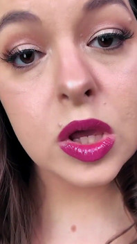 Slabí pro moje baculaté rty - svůdná bohyně rtěnek Sydney Křičí pohádí vaši rtěnku gooning ještě dále, když se stáváte více