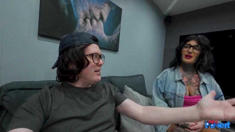Nerd Pervert: Pixie Broskev - Hladová po Spunk