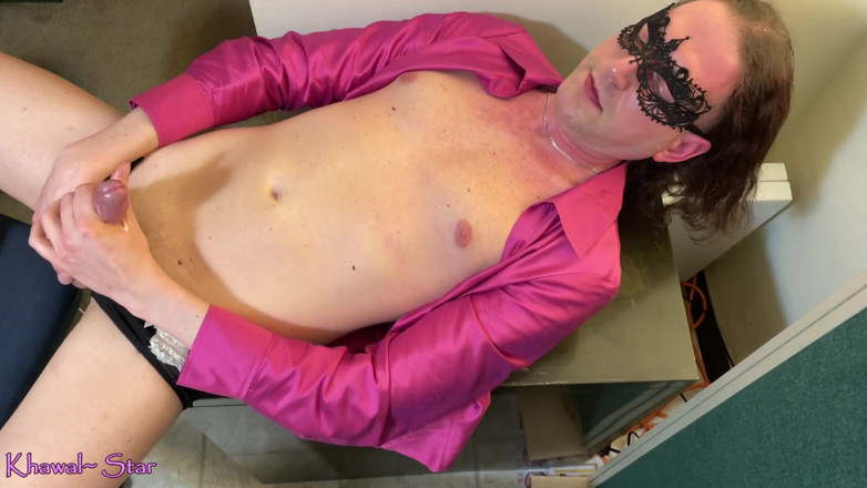Khawal Star: Biuro dziwka Khawal głaszcze kutasa w pokoju akt