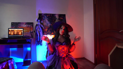 Verlonis: 甘い猫を持つ大胆な魔女は素晴らしいハロウィーンの性交を取得します
