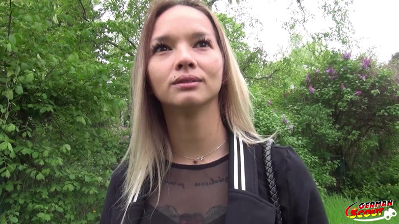 German Scout: Niemiecka skaut - chuda nastolatka Monika Famous