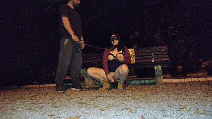 Toilet Mommy: Контролируется и на поводке в леггинсах и высоких сапогах