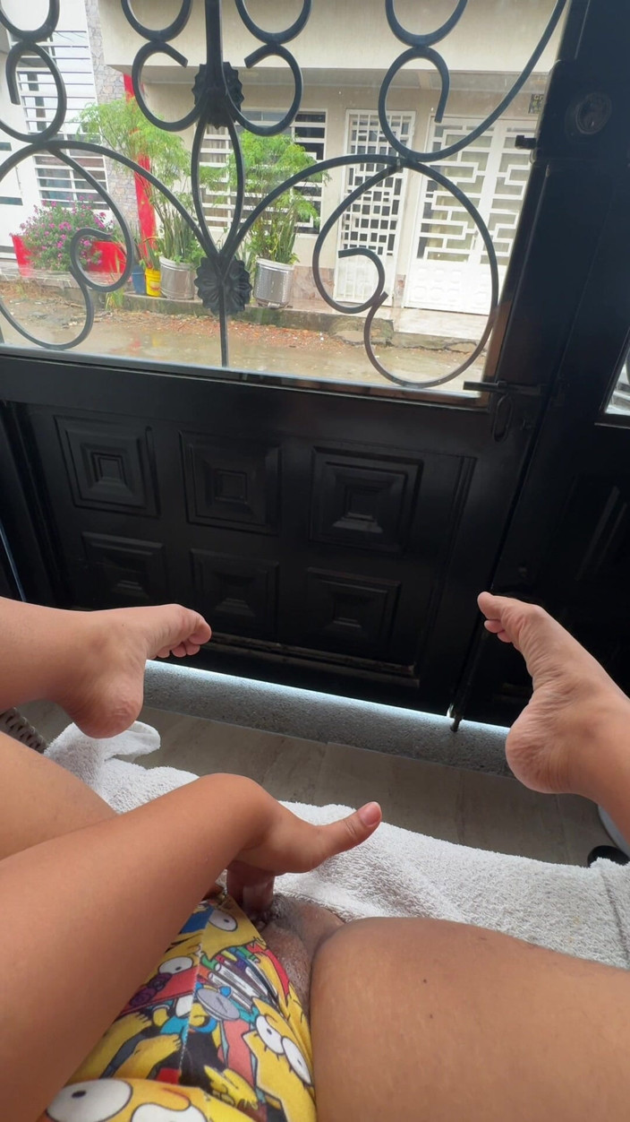 EMY_AND_JONH: Alguém que quer meus lábios grossos