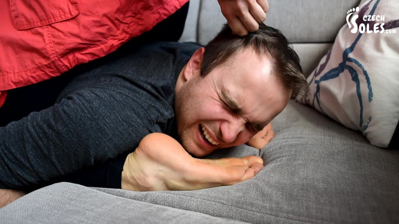 Czech Soles - foot fetish content: Eliška'nın ayak ibadeti ve hom itaati