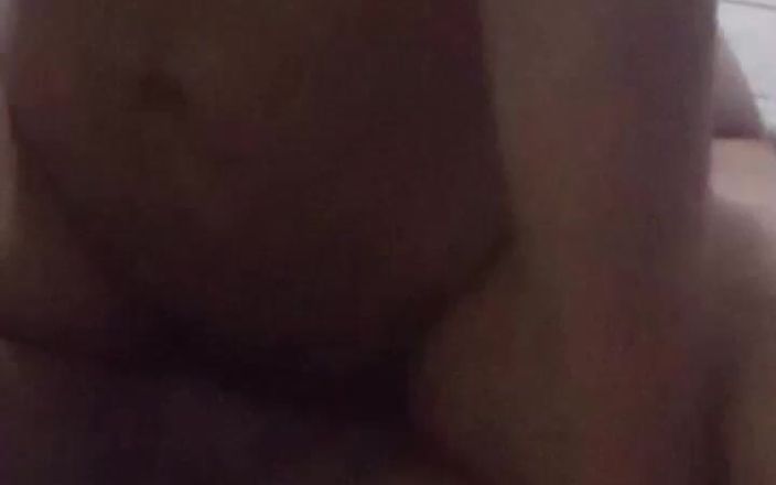Cocktail sex: Yalnız bir evde üvey kız kardeşinle takılıyor