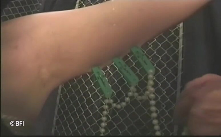 No depth limit for her pussy and ass: Fete legate cu țâțe pline de lapte DVD