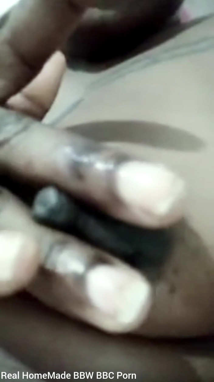 Super sexy ebony cuties: रगड़ना मेरी गीली बड़ी लेबिया चूत में ऊँगली करना