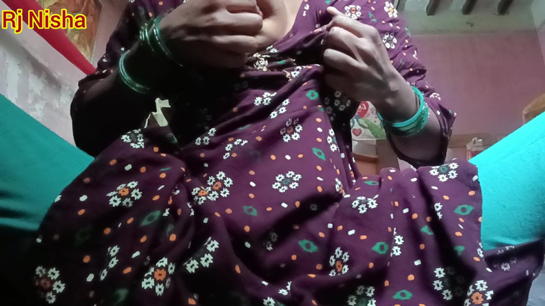 RJ NISHA: インドの主婦が大きな胸を手に入れる とてもホットな主婦と大きな穴