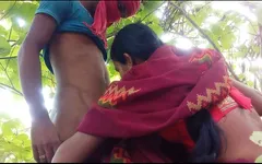 Desi Couple Coming Outside Nearby Forest Area and Fucking and Blowjob the Romance Today