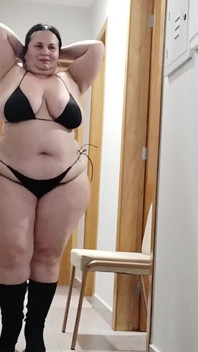 Reife BBW MILF unterwegs, fans in zeitlupe