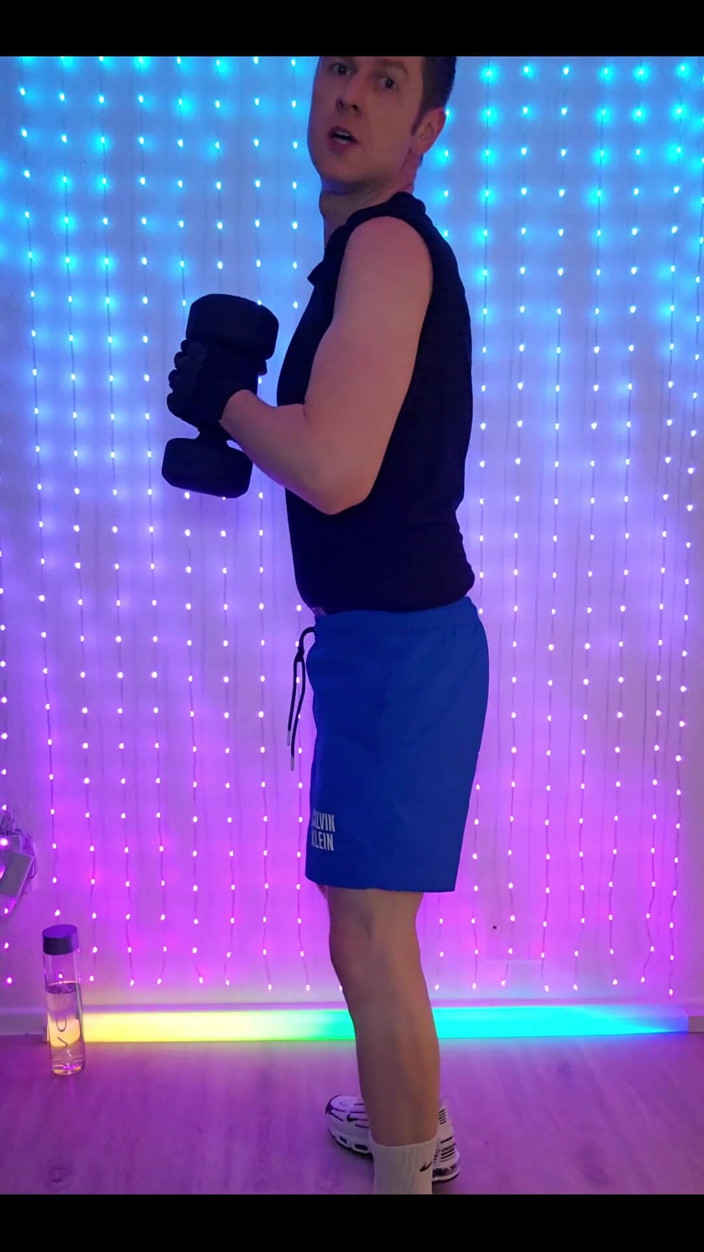 Roman Heart: Fitness Workout in blue CK Shorts 