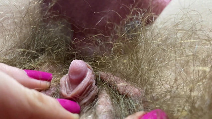 Cuteblonde666: Clitoride mostruoso nella giungla