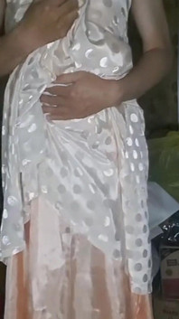 Fetish masturbasi masturbasi satin long gown polkadot crossdresser