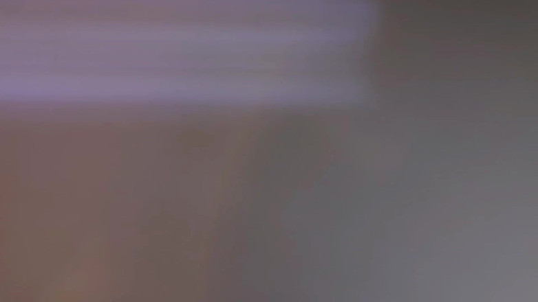 Leon Lambert Girls Twerk Parties CFNM: ホームパーティーで華麗な夏の日に楽しんでいる4人の女の子