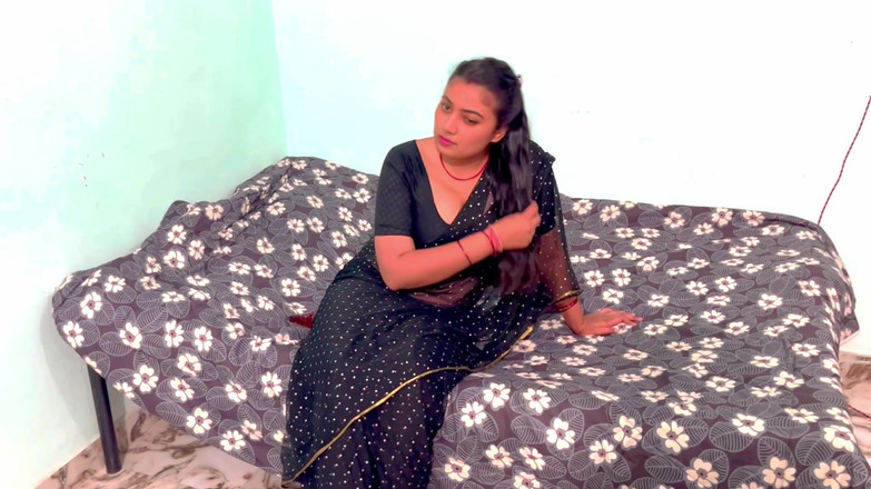 Hotty_ragini: Macocha podzieliła się jednym łóżkiem i uczyniła pasierba szczęśliwym, pełne hindi...