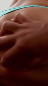 Sâni mari, lesbiană frumoasă excitată, cel mai tare sex cu vibrator
