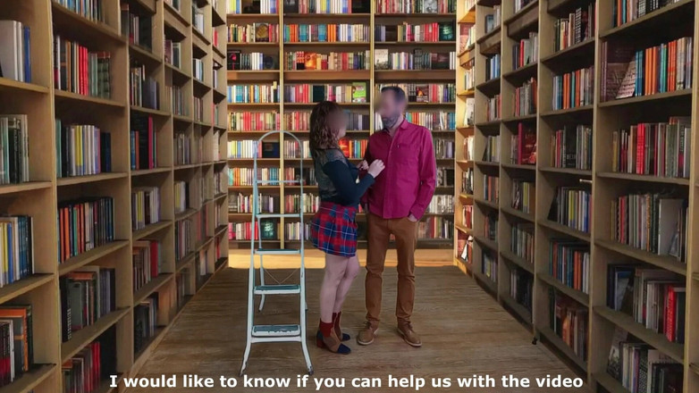 LadyRoma: Ik geef onverwachts de scheikundeleraar een pijpbeurt in de bibliotheek