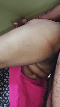 Pados Wali Bhabhi Ko Land Chuswaya Fir Choda
