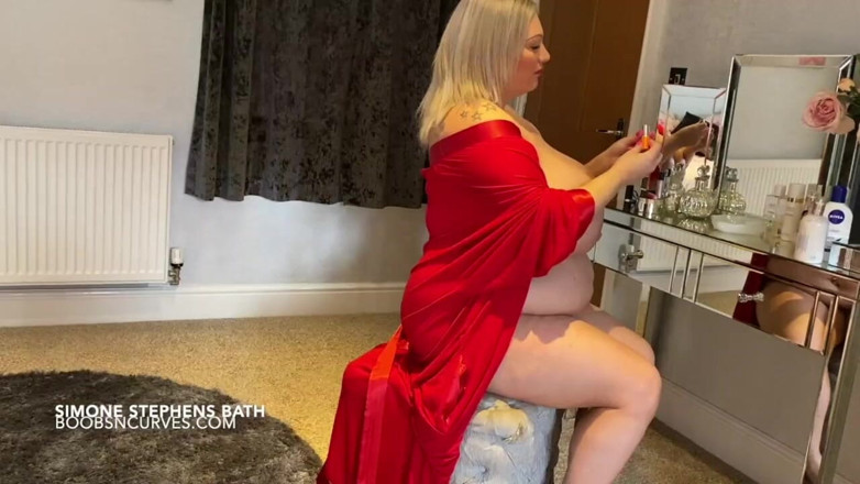Melon Juggler: Simone Stephens, BBW aux seins énormes dans son bain