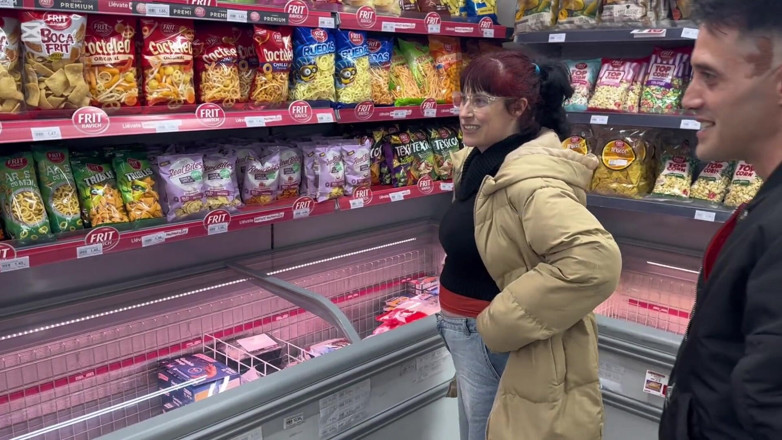 GiovanniXL: A garota do supermercado me agarra pelo nabo