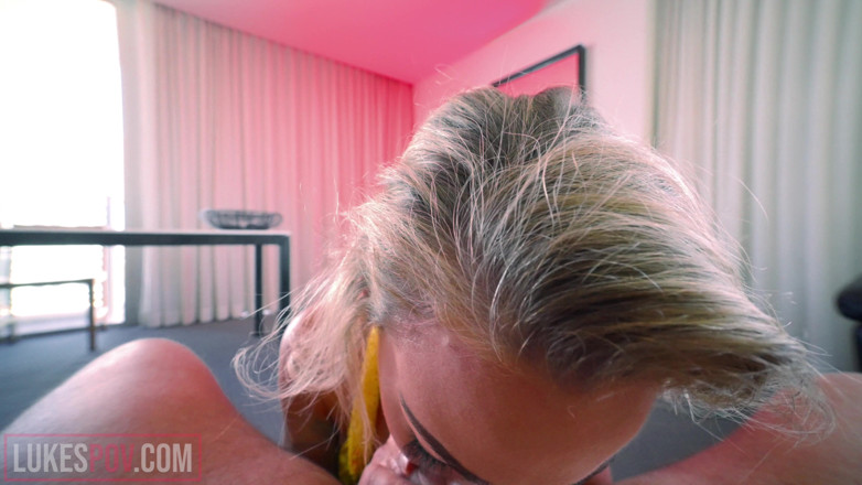 Lukes POV: Isabelle Deltore fa un salivoso pompino pov
