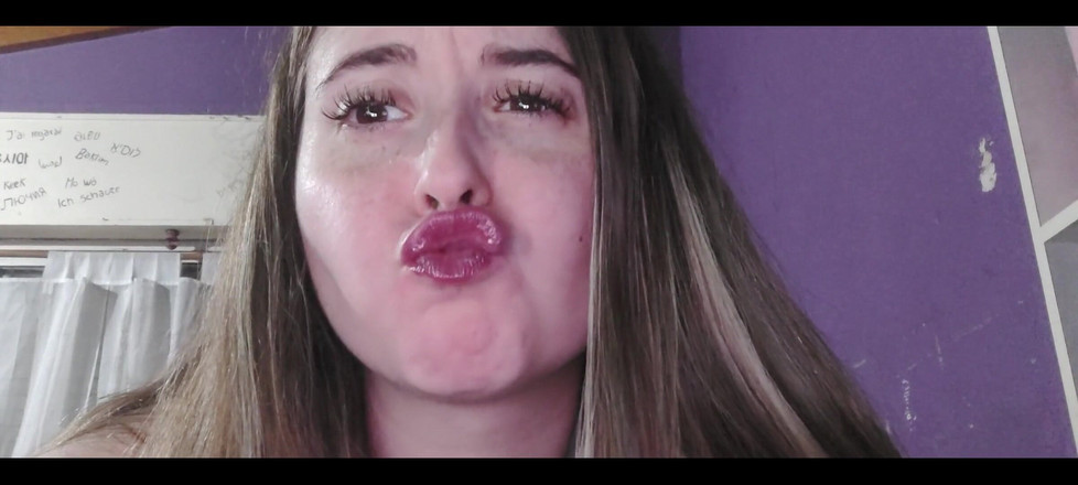 RavenHearth666VIP: Lipstik merah muda sebelum pulang dari rumah