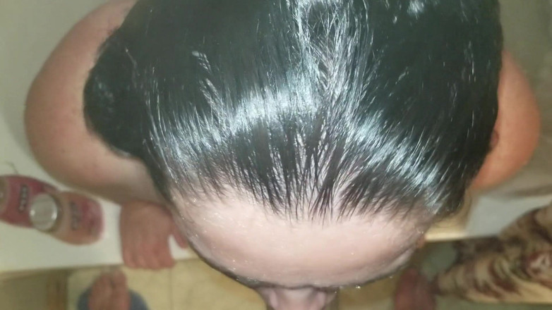 SexyNEBBW: सेक्सी खूबसूरत विशालकाय महिला शॉवर लेती है और चेहरे पर वीर्य प्राप्त करती है