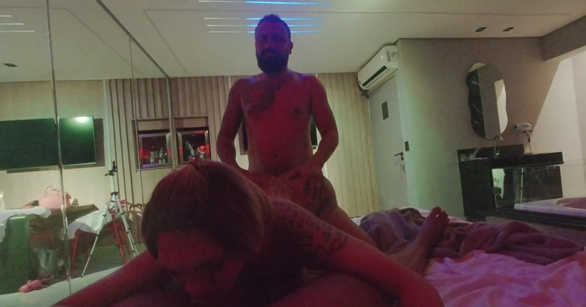 Casal Mattos Trans: Malý vláček v motelu: Naplnil jsem jí zadek, zatímco kouřila...