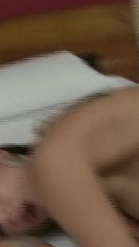 男人第一次在换妻俱乐部里操人妖的菊花