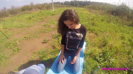 Sexy Dirty Girl: Güneşin ortasında onun yarağını dışarıda derinden emiyor