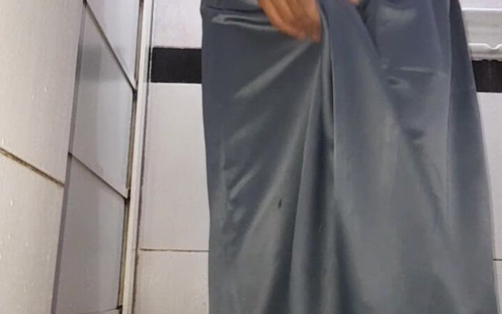 Naomisinka: Travestit asiatic se masturbează și poartă spermă Slippery Student Uniformă