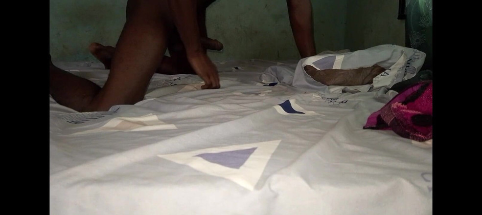 Masturbator emmy: Sólo rychlovka s mojí postelí ve druhé místnosti