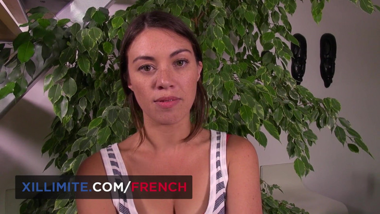 French girls at work: Hardcore trójkąt z 2 wspaniałymi francuskimi dziewczynami